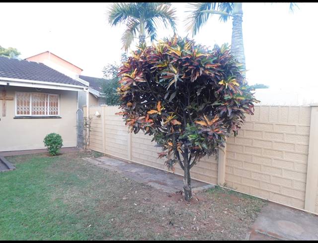 2 BEDROOM SECTIONAL TITLE TO LET IN MONTCLAIR